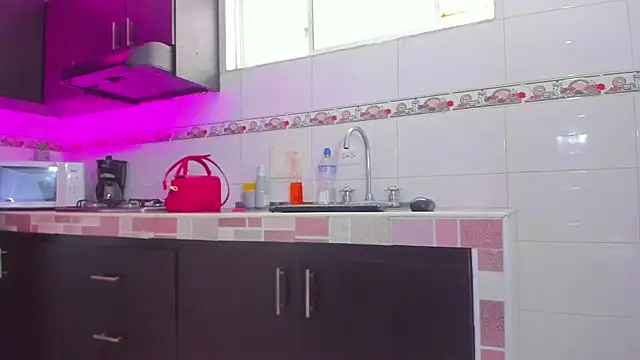 Emma-evans online show from 06/19/26, 07:06