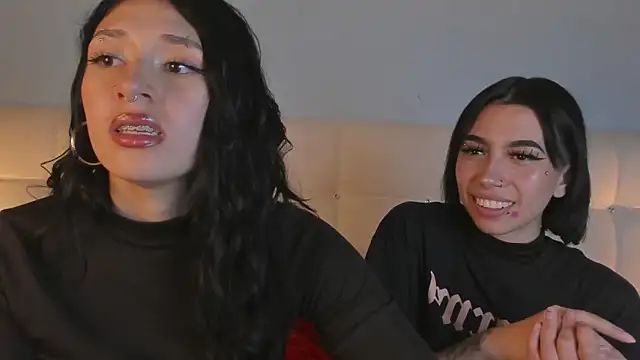 Zowi Hottiee online show from 03/11/25, 03:05