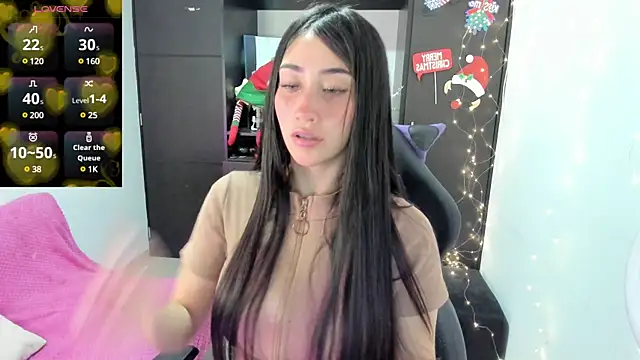 Snapshot of Emilytafur chatting on 12/31/24, 01:15 Emilytafur online show from 12/31/24, 01:15