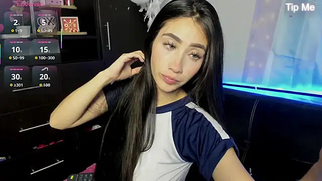 Snapshot of Emilytafur chatting on 03/11/26, 09:54 Emilytafur online show from 03/11/26, 09:54