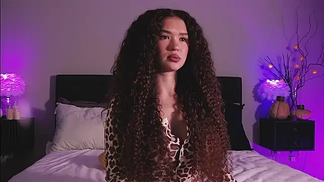 Denise Garciia online show from 11/12/25, 12:16