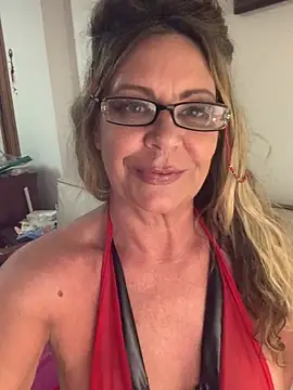 Snapshot of lolavalecuatro chatting on 01/17/25, 10:01 lolavalecuatro online show from 01/17/25, 10:01