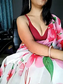 Snapshot of hot_Oliviaa chatting on 03/08/25, 05:22 hot Oliviaa online show from 03/08/25, 05:22