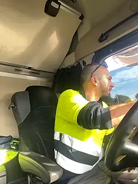 donnuozfutura online show from 12/31/24, 01:08