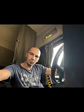 donnuozfutura online show from 11/13/25, 11:31