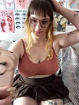 Snapshot of PrincesseMalicia chatting on 05/06/26, 01:27 PrincesseMalicia online show from 05/06/26, 01:27