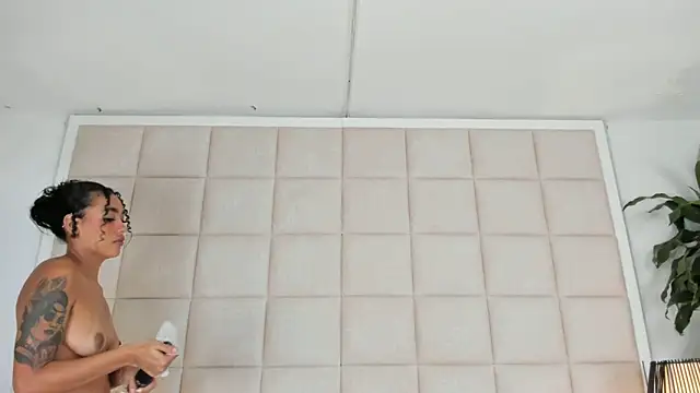 Nia Bunny online show from 01/15/25, 05:15