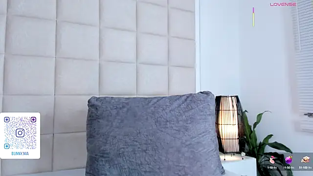 Nia Bunny online show from 10/01/25, 01:39