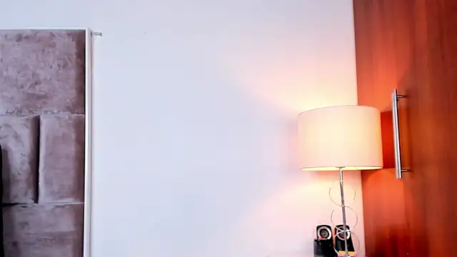 Nia Bunny online show from 06/11/26, 12:58
