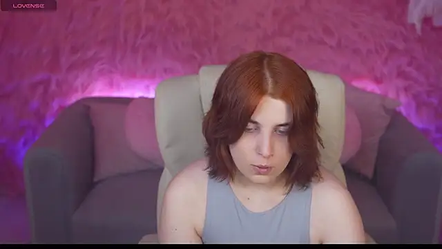Snapshot of FoxyRayy chatting on 04/25/26, 06:16 FoxyRayy online show from 04/25/26, 06:16