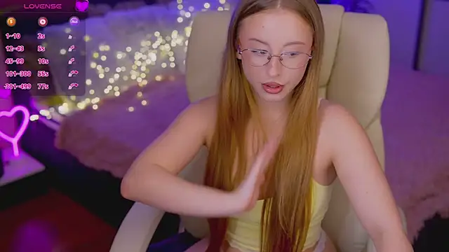 SilverrMoon online show from 11/04/25, 08:19