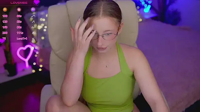 SilverrMoon online show from 12/02/25, 07:42