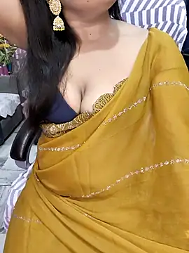 Snapshot of Cute-Raashii chatting on 02/21/26, 11:39 Cute-Raashii online show from 02/21/26, 11:39