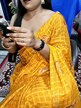 Snapshot of Cute-Raashii chatting on 06/11/26, 12:32 Cute-Raashii online show from 06/11/26, 12:32