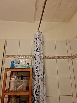 Snapshot of Josephine_LIVE chatting on 11/24/25, 05:18 Josephine LIVE online show from 11/24/25, 05:18