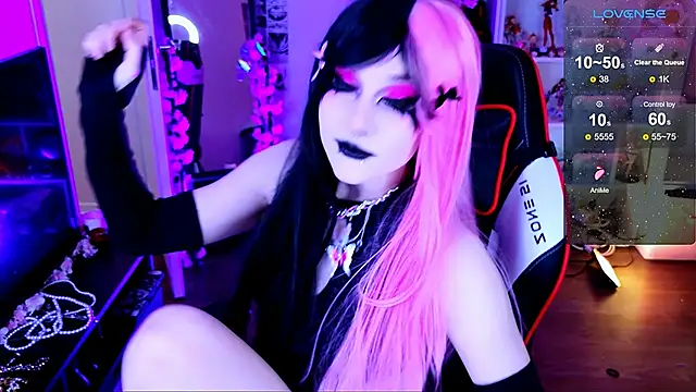 Snapshot of Aki__Ra chatting on 03/15/26, 09:32 Aki Ra online show from 03/15/26, 09:32