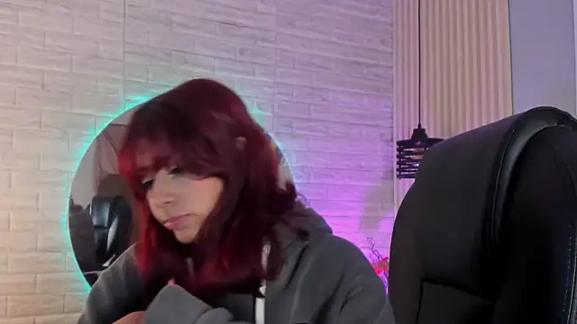 Snapshot of cloe__palmer chatting on 12/05/24, 12:22 cloe palmer online show from 12/05/24, 12:22