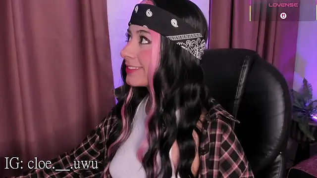 Snapshot of cloe__palmer chatting on 10/16/25, 12:17 cloe palmer online show from 10/16/25, 12:17