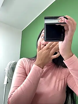 iiris  online show from 11/25/25, 03:23