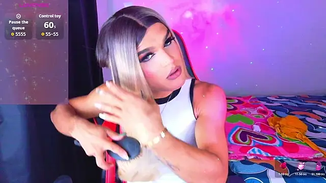 Snapshot of AllisonsweetZ chatting on 02/18/26, 04:25 AllisonsweetZ online show from 02/18/26, 04:25