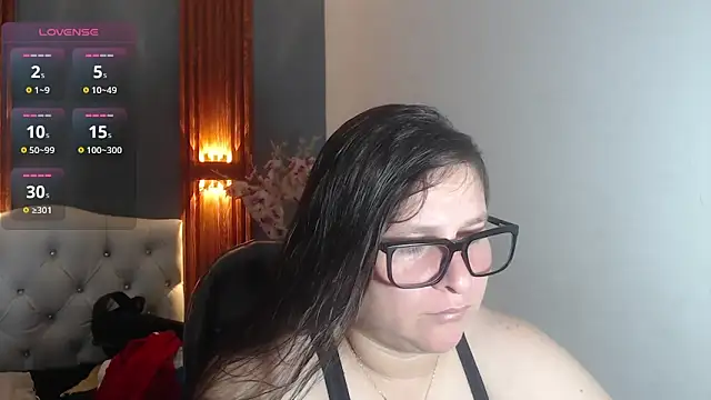 Snapshot of katty_femdom chatting on 05/19/26, 12:33 katty femdom online show from 05/19/26, 12:33