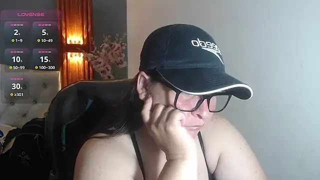 Snapshot of katty_femdom chatting on 05/21/26, 12:45 katty femdom online show from 05/21/26, 12:45