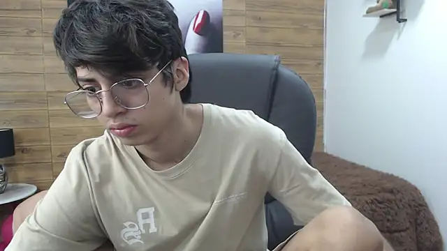 Snapshot of jhoellx chatting on 03/18/25, 01:20 jhoellx online show from 03/18/25, 01:20