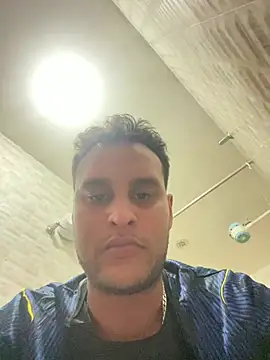 Snapshot of Cristian_099 chatting on 06/30/26, 10:44 Cristian 099 online show from 06/30/26, 10:44
