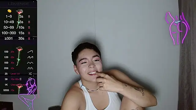 TRIXIE TANG28 online show from 03/13/25, 11:59