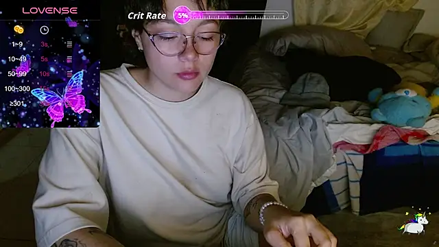 TRIXIE TANG28 online show from 12/20/25, 03:02