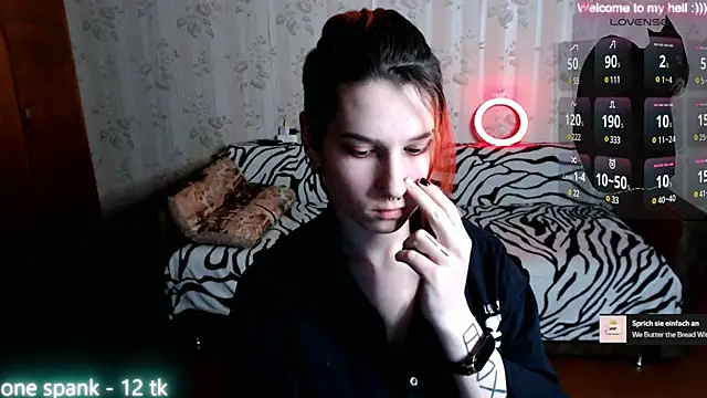 Snapshot of Miya_Wey_ chatting on 02/04/25, 06:49 Miya Wey  online show from 02/04/25, 06:49