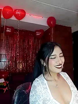 Snapshot of Raven__purple chatting on 02/14/25, 11:09 Raven  purple online show from 02/14/25, 11:09