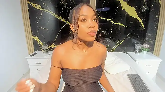 Snapshot of CarlieLyn chatting on 03/04/26, 07:09 CarlieLyn online show from 03/04/26, 07:09