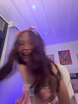 Snapshot of missdaphnee_ chatting on 03/16/25, 05:03 missdaphnee online show from 03/16/25, 05:03