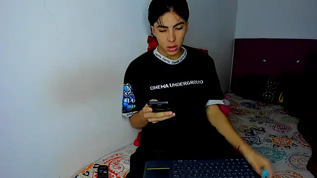 Snapshot of HeellBoy_ chatting on 02/21/26, 12:11 HeellBoy online show from 02/21/26, 12:11