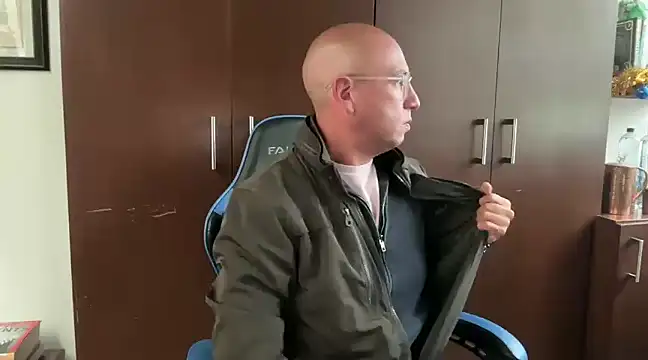 alanan881 online show from 12/22/24, 04:59