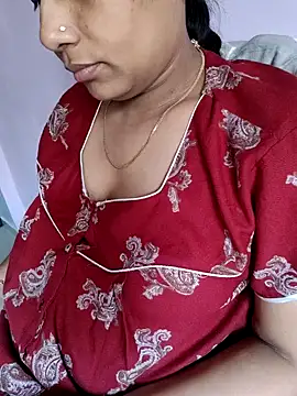 Snapshot of samitasharma chatting on 02/01/25, 05:39 samitasharma online show from 02/01/25, 05:39