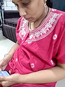Snapshot of samitasharma chatting on 03/02/25, 02:32 samitasharma online show from 03/02/25, 02:32