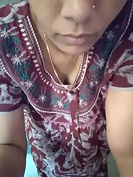 Snapshot of samitasharma chatting on 03/09/25, 05:33 samitasharma online show from 03/09/25, 05:33