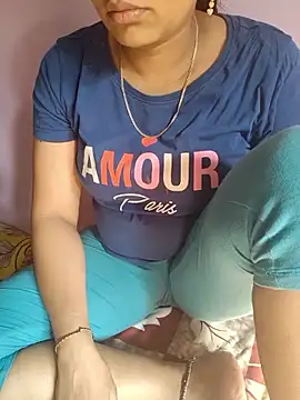 Snapshot of samitasharma chatting on 03/15/25, 03:51 samitasharma online show from 03/15/25, 03:51