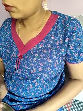 Snapshot of samitasharma chatting on 03/15/25, 06:58 samitasharma online show from 03/15/25, 06:58