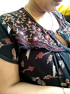 Snapshot of samitasharma chatting on 09/14/25, 05:28 samitasharma online show from 09/14/25, 05:28