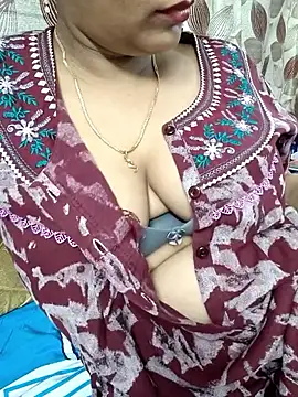 Snapshot of samitasharma chatting on 09/23/25, 03:37 samitasharma online show from 09/23/25, 03:37