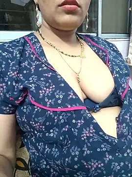 Snapshot of samitasharma chatting on 10/05/25, 04:27 samitasharma online show from 10/05/25, 04:27