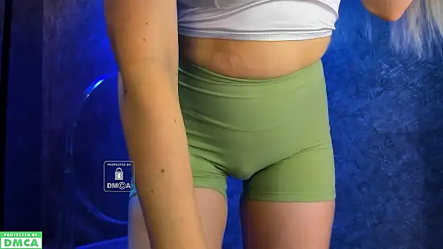 Snapshot of xteona chatting on 10/09/25, 10:57 xteona online show from 10/09/25, 10:57