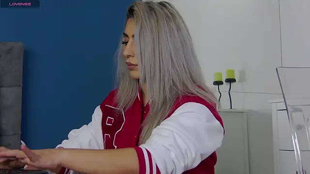 CelineMeyerr online show from 10/10/25, 05:17