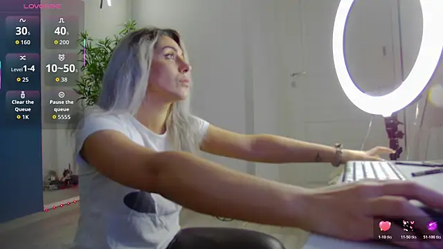 CelineMeyerr online show from 05/22/26, 05:03