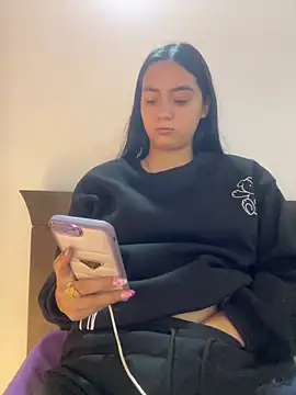 karla nill online show from 02/06/25, 07:07