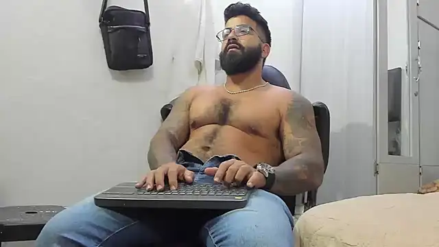 Lyon vach online show from 01/13/25, 05:01