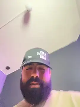 Lyon vach online show from 10/21/25, 01:01